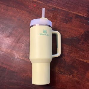 Stanley 40oz straw tumbler